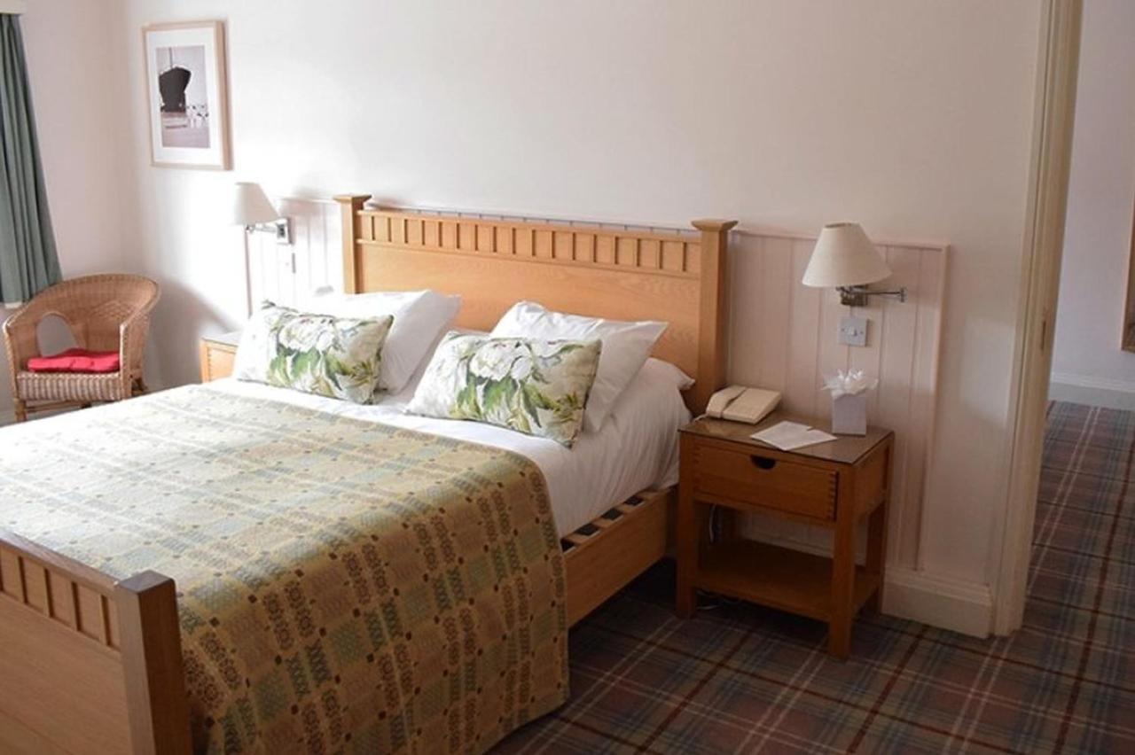 Knoll House Hotel 3*